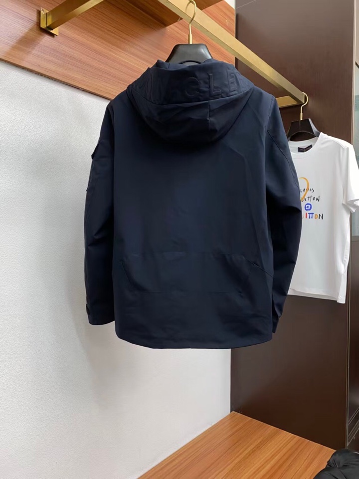 Moncler 蒙口2025新品时尚休闲夹克外套，进口原版科技面料，上身舒适透气，百搭不挑人，时尚都市成