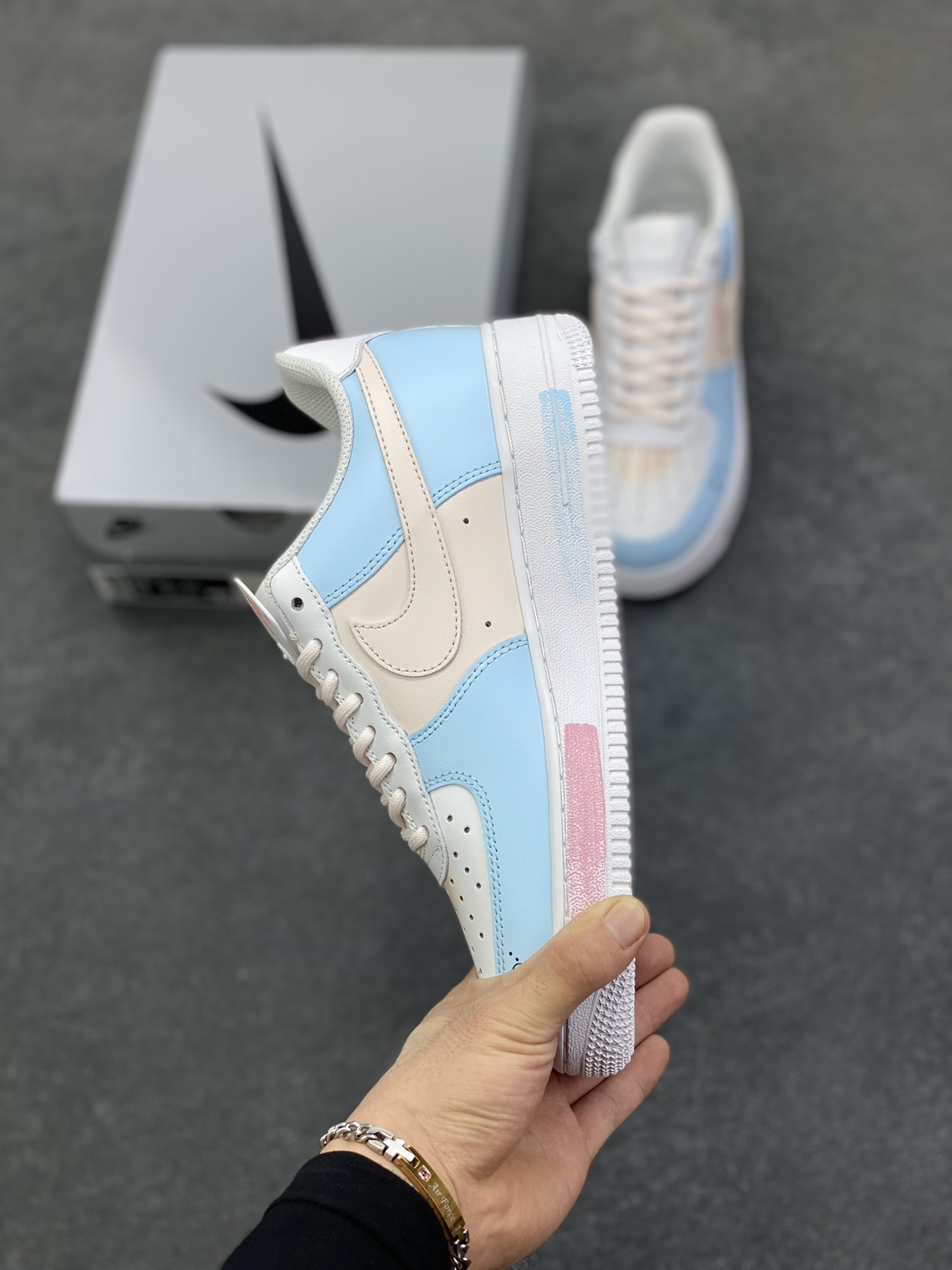 图片[3]-Nike Air Force 1 Low’07小鱼小猫 空军一号低帮休闲板鞋 定制皮料 定制鞋盒 原楦原纸板 纯正空军版型 内置全掌气垫 货号：ZH0316-107 尺码：36 36.5 37.5 38 38.5 39 40 40.5 41 42 42.5 43 44 44.5 45-选品中心