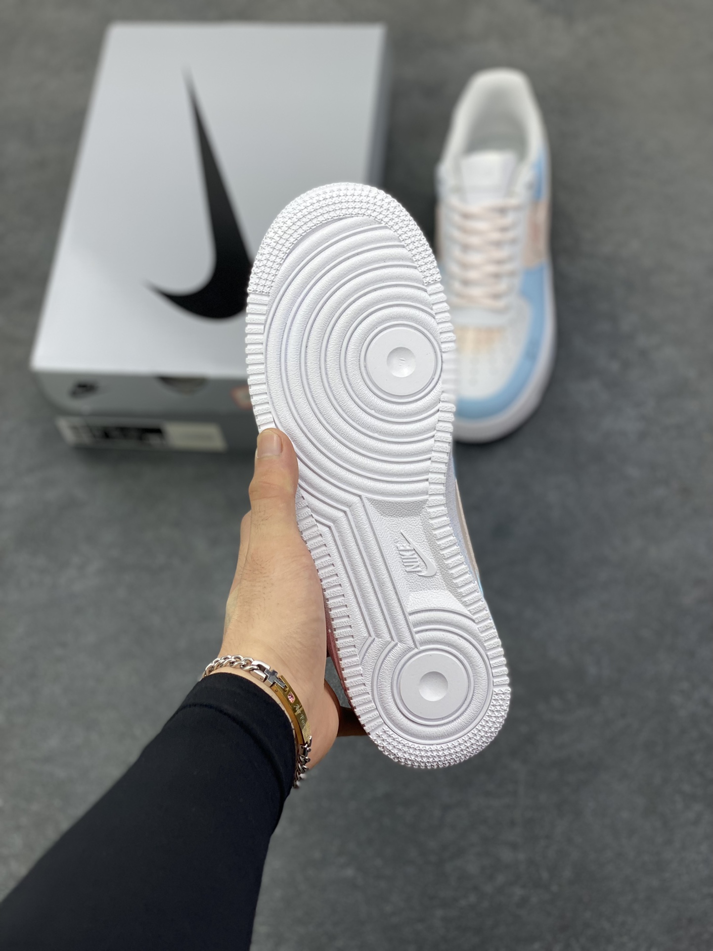 图片[5]-Nike Air Force 1 Low’07小鱼小猫 空军一号低帮休闲板鞋 定制皮料 定制鞋盒 原楦原纸板 纯正空军版型 内置全掌气垫 货号：ZH0316-107 尺码：36 36.5 37.5 38 38.5 39 40 40.5 41 42 42.5 43 44 44.5 45-选品中心