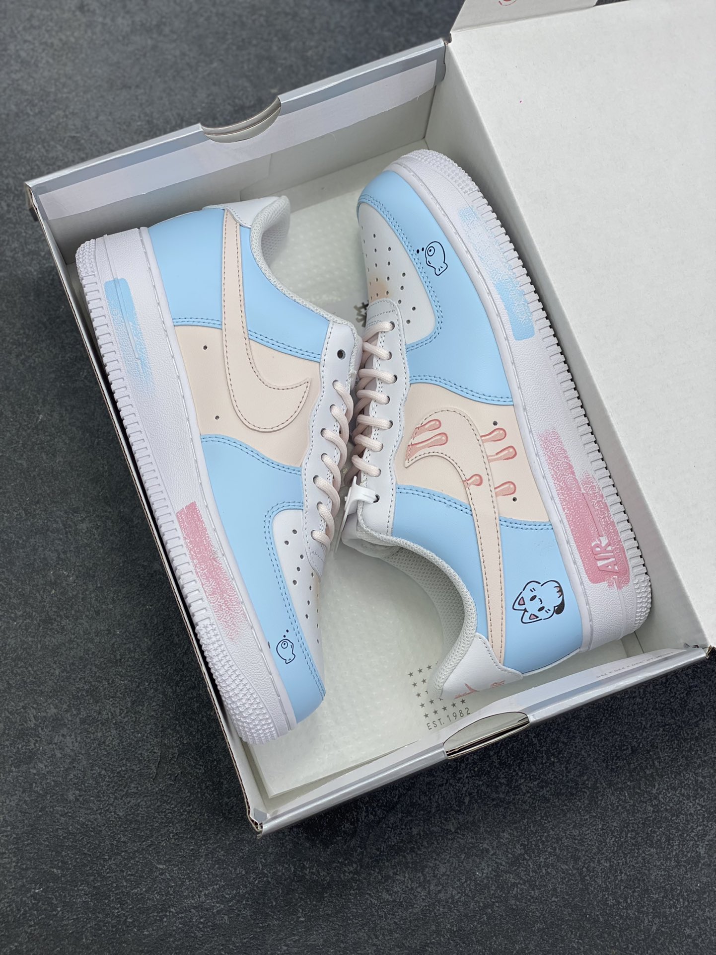 图片[9]-Nike Air Force 1 Low’07小鱼小猫 空军一号低帮休闲板鞋 定制皮料 定制鞋盒 原楦原纸板 纯正空军版型 内置全掌气垫 货号：ZH0316-107 尺码：36 36.5 37.5 38 38.5 39 40 40.5 41 42 42.5 43 44 44.5 45-选品中心