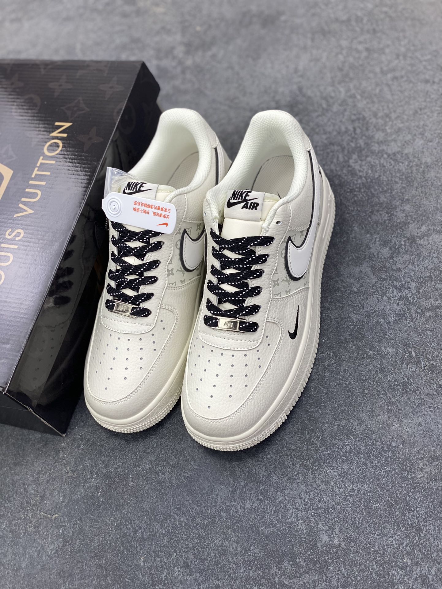 图片[8]-NIke Air Force 1 \’07 Low “LV联名——米白小黑勾”空军一号 低帮 运动鞋 休闲鞋 折边针车 工艺难度大 原楦头原纸板 原装鞋盒 定制五金配件 内置全掌气垫 原厂鞋底 货号：CS5288-035 尺码：36 36.5 37.5 38 38.5 39 40 40.5 41 42 42.5 43 44 44.5 45-选品中心