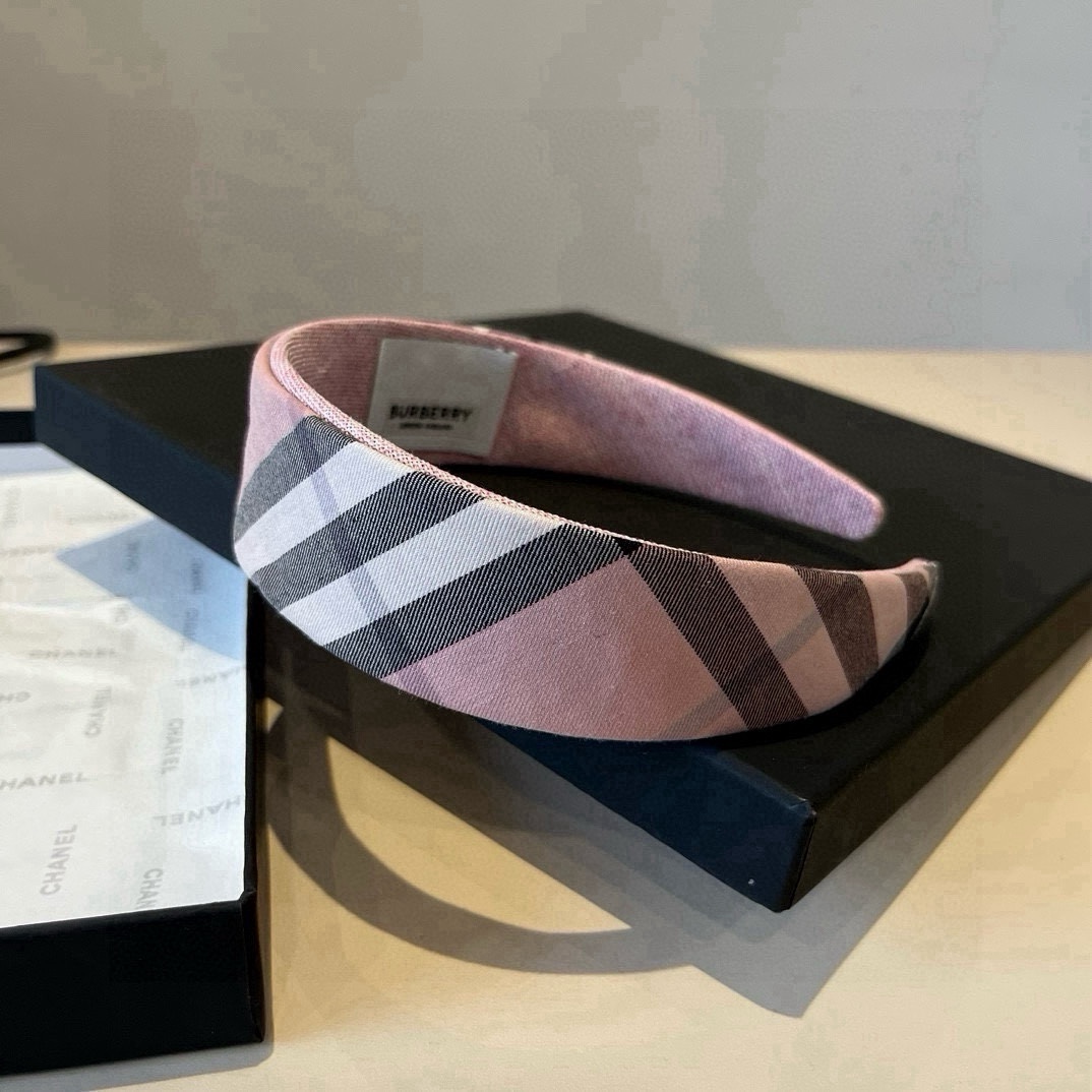 🆕

Burberry巴宝莉格子发箍，超嗲粉色