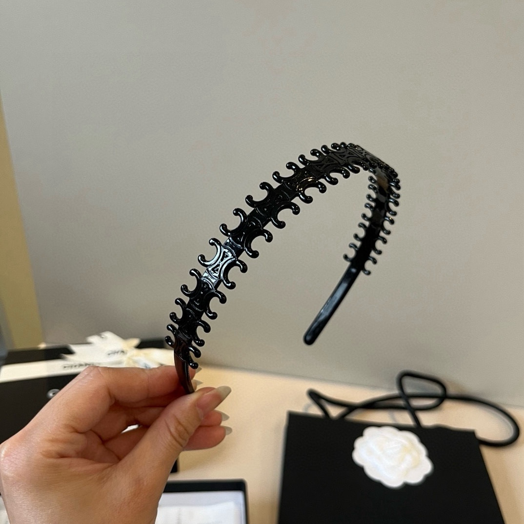 🆕

Celine赛琳新款发箍