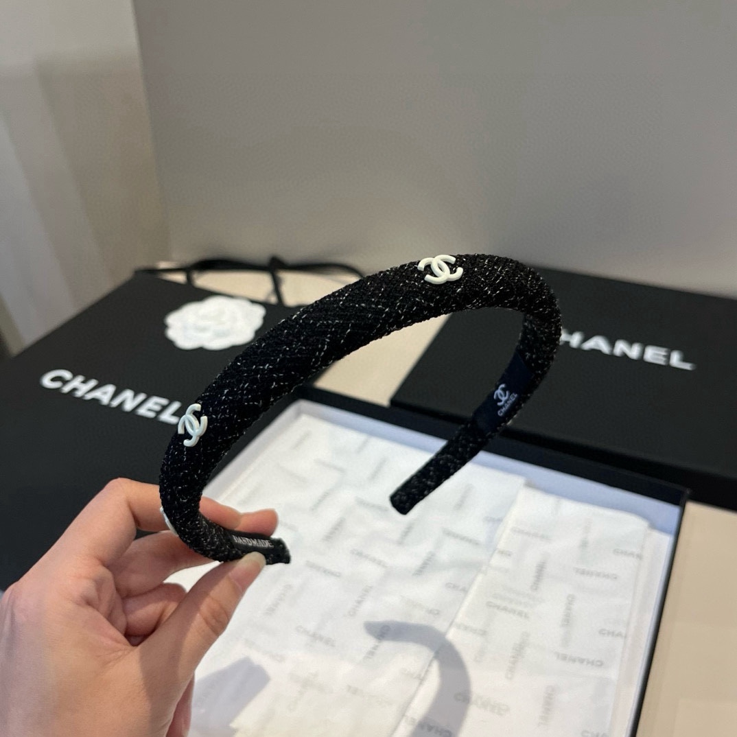🆕

Chanel香奈儿发箍 经典小香头箍