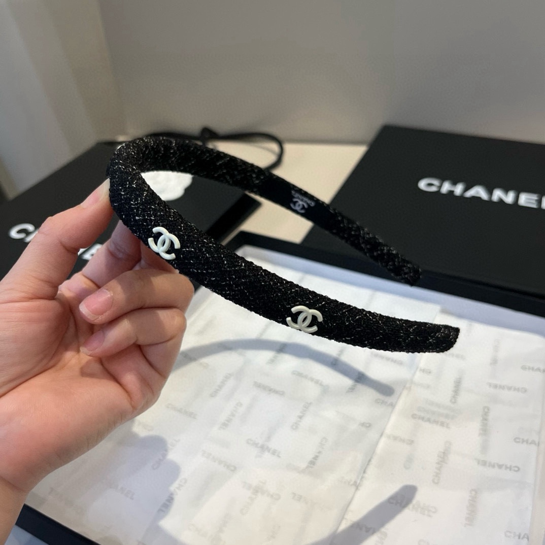 🆕

Chanel香奈儿发箍 经典小香头箍