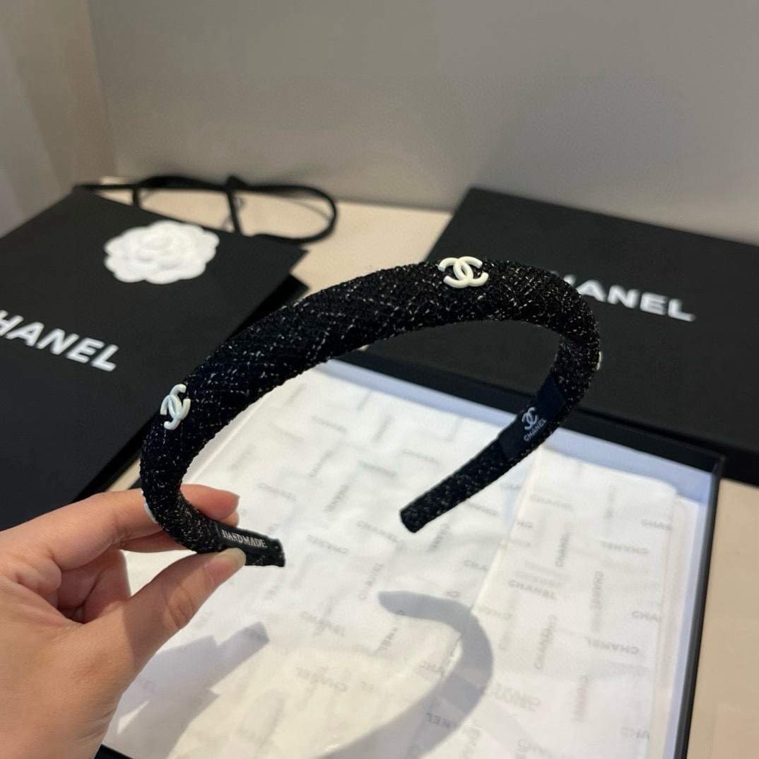 🆕

Chanel香奈儿发箍 经典小香头箍
