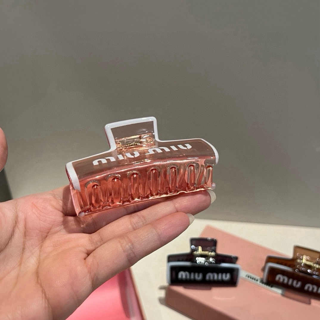 🆕

miumiu缪缪新款发夹