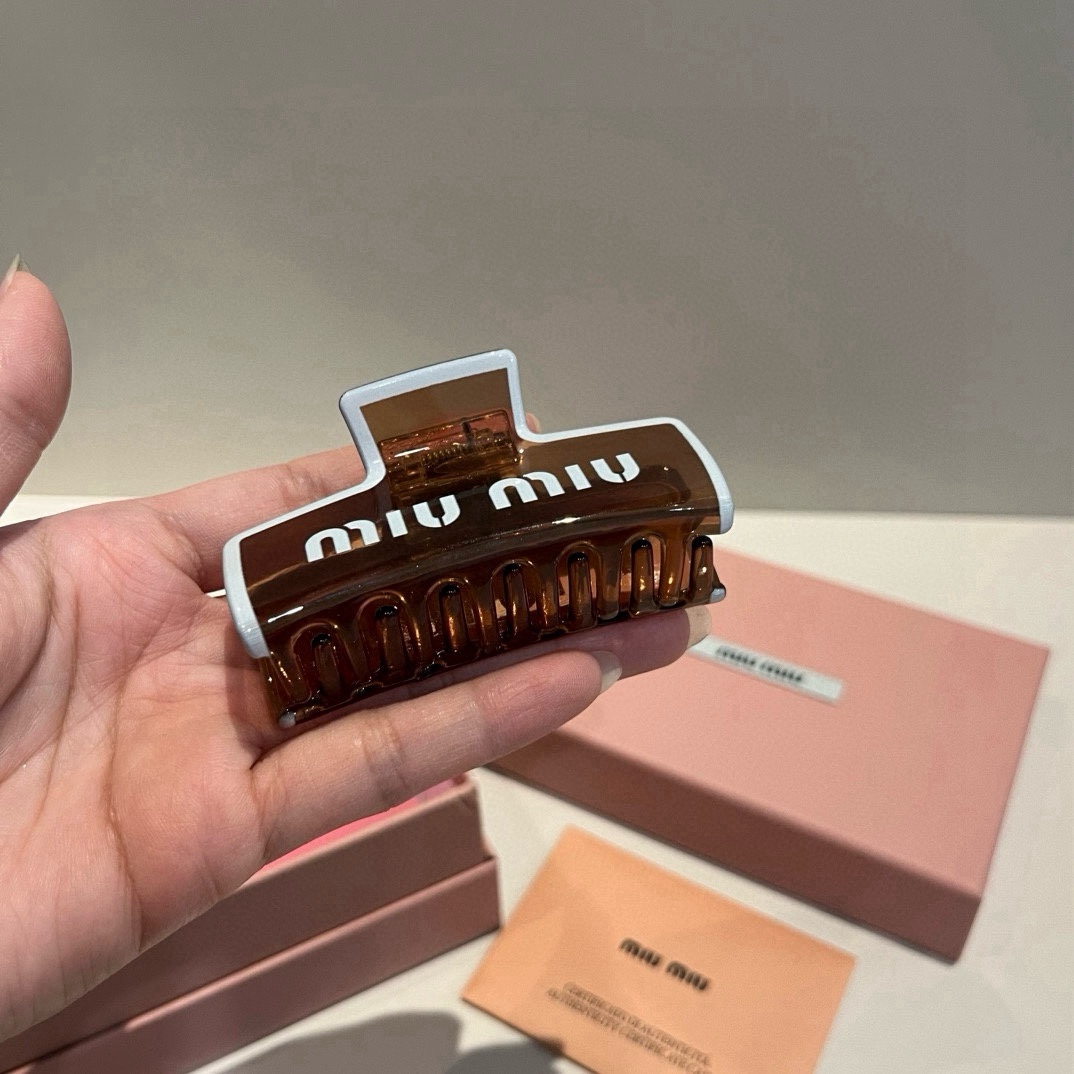 🆕

miumiu缪缪新款发夹