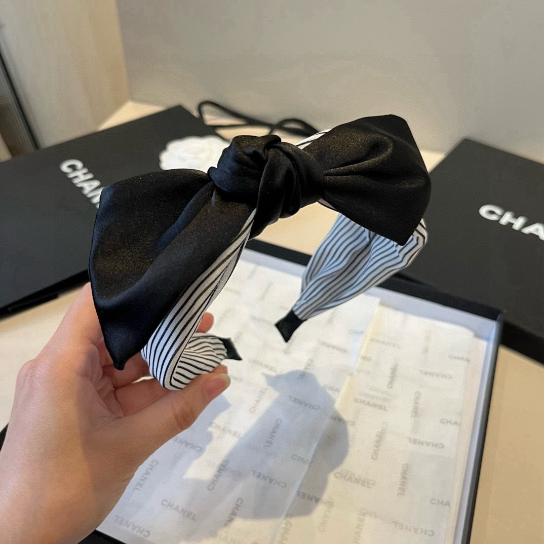 🆕

miumiu缪缪新款发箍