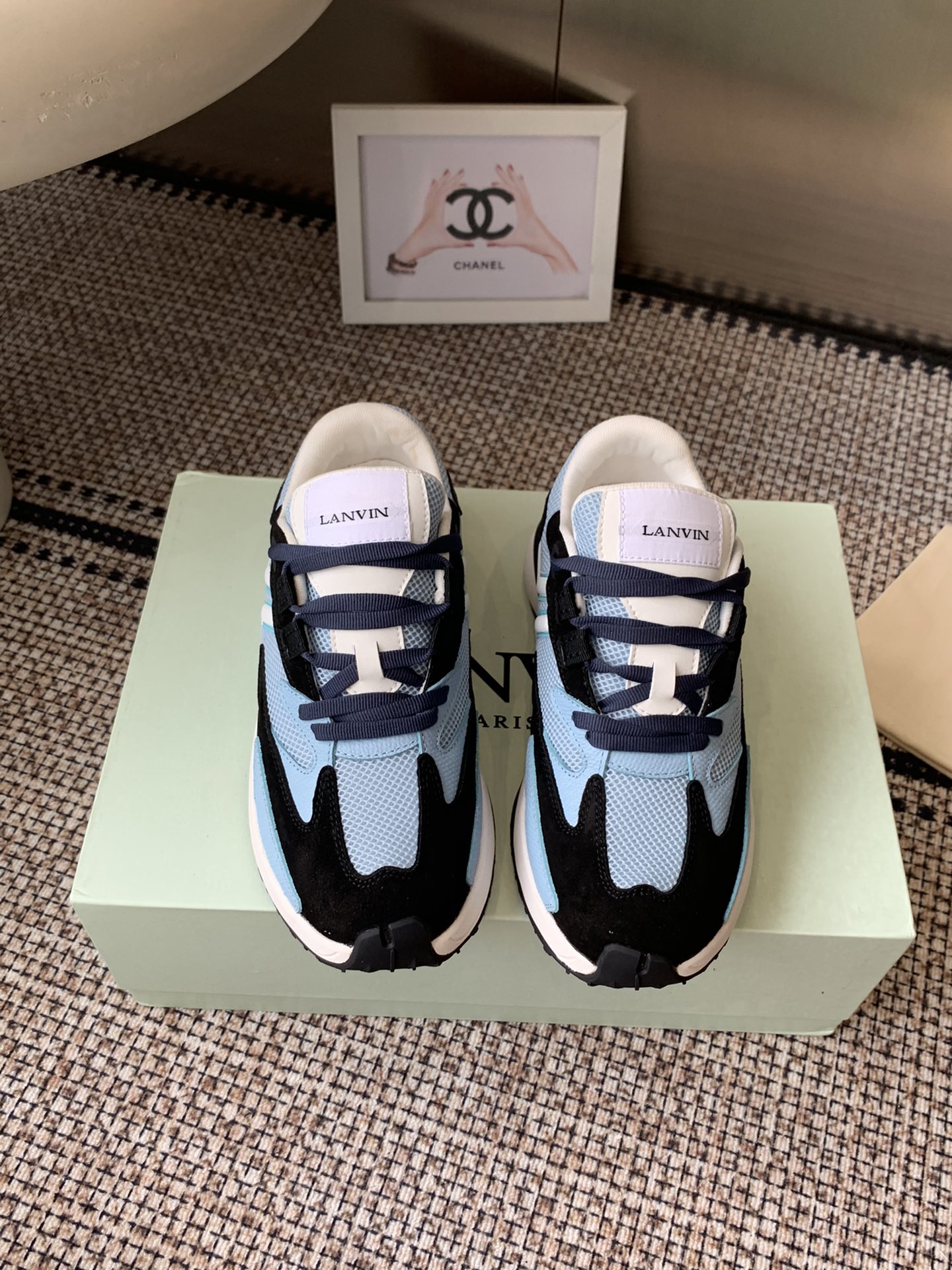 NO:511649,Lanvin Langfan Latest Jla series mesh thick sole casual sneakers couples original purchase and development Made this men and women sports shoes light and comfortable. The mesh design makes the upper lighter. Don’t worry about stuffiness. The shoes look fashionable with skirts and trousers. The upper is decorated with LANVIN classic J logo. The curved lines pay tribute to the circular elements of the LANVIN logo to show the brand’s ingenuity. This shoe combines sports, fashion and craftsmanship. The fabric uses original imported mesh/cowhide. The inner footbed breathable mesh. Original customized foam TPU rubber outsole. Size 35-44 (female 40. male 45 custom-made without return). Casual shoes/sports shoes, sneakers, skirts, cowhide19860909Lanvin 浪凡 最新Jla系列 网面 厚底 休闲 运动鞋 情侣款 原版购入开发 做货 这款男女同款运动鞋轻便舒适 网片设计让鞋面更轻盈.不怕脚闷 鞋子搭配裙装裤装都显时尚 鞋面饰以LANVIN经典J 标志 弯曲线条致敬LANVIN标志的圆形元素 展现品牌匠心 这款鞋履集运动、时尚、工艺于一身 面料采用原版进口网面/牛皮 内里垫脚透气网 原版定制发泡TPU橡胶大底 码数35-44（女40.男45定做不退换）,休闲鞋/运动鞋,sneakers,skirts,cowhide,Women's Shoes