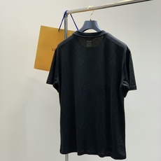 ,LouisVuitton 路易威登,2025夏季最新款,专柜同步有售,原单狠货,时尚休闲圆领短袖T恤, ,LouisVuitton 路易威登,2025夏季最新款,专柜同步有售,原单狠货,时尚休闲圆领短袖T恤,