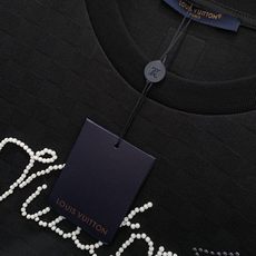 ,LouisVuitton 路易威登,2025夏季最新款,专柜同步有售,原单狠货,时尚休闲圆领短袖T恤, ,LouisVuitton 路易威登,2025夏季最新款,专柜同步有售,原单狠货,时尚休闲圆领短袖T恤,