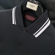 ,Gucci 古驰,2025秋季最新款,专柜同步有售,原单狠货,时尚休闲翻领长袖上衣,上身很有特点!吸睛 ,Gucci 古驰,2025秋季最新款,专柜同步有售,原单狠货,时尚休闲翻领长袖上衣,上身很有特点!吸睛