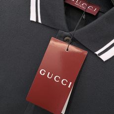 ,Gucci 古驰,2025秋季最新款,专柜同步有售,原单狠货,时尚休闲翻领长袖上衣,上身很有特点!吸睛 ,Gucci 古驰,2025秋季最新款,专柜同步有售,原单狠货,时尚休闲翻领长袖上衣,上身很有特点!吸睛