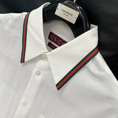 ,Gucci 古驰,2025秋季最新款,专柜同步有售,原单狠货,时尚休闲长袖衬衫,上身很有特点!吸睛而有 ,Gucci 古驰,2025秋季最新款,专柜同步有售,原单狠货,时尚休闲长袖衬衫,上身很有特点!吸睛而有