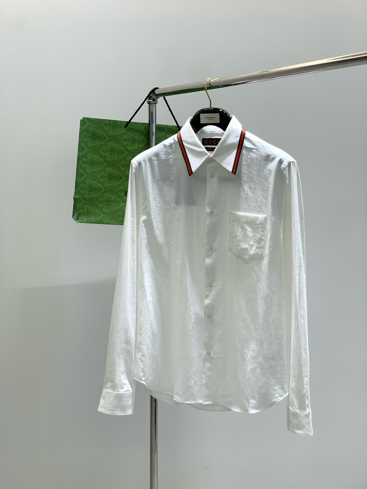 ，Gucci 古驰，2025秋季最新款，专柜同步有售，原单狠货，时尚休闲长袖衬衫，上身很有特点！吸睛而有