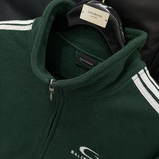 ,Balenciaga 巴黎世家,2025秋冬最新款,专柜同步有售,原单狠货,爆款时尚休闲外套,进口原版 ,Balenciaga 巴黎世家,2025秋冬最新款,专柜同步有售,原单狠货,爆款时尚休闲外套,进口原版