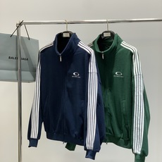 ,Balenciaga 巴黎世家,2025秋冬最新款,专柜同步有售,原单狠货,爆款时尚休闲外套,进口原版 ,Balenciaga 巴黎世家,2025秋冬最新款,专柜同步有售,原单狠货,爆款时尚休闲外套,进口原版