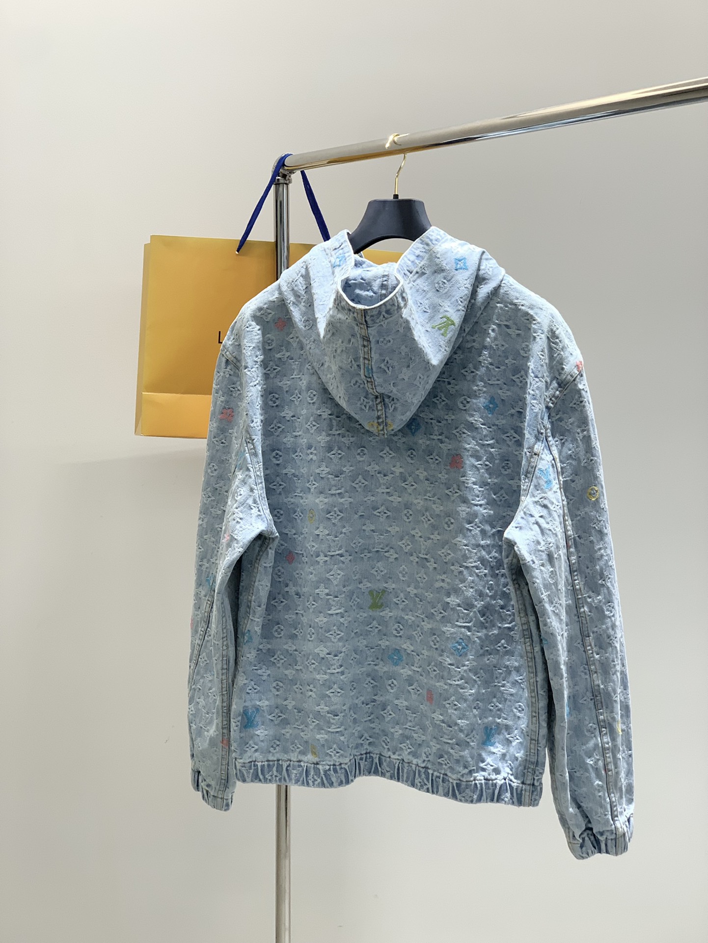 ，LouisVuitton 路易威登，2025秋季最新款，专柜同步有售，原单狠货，时尚休闲连帽牛仔外套，