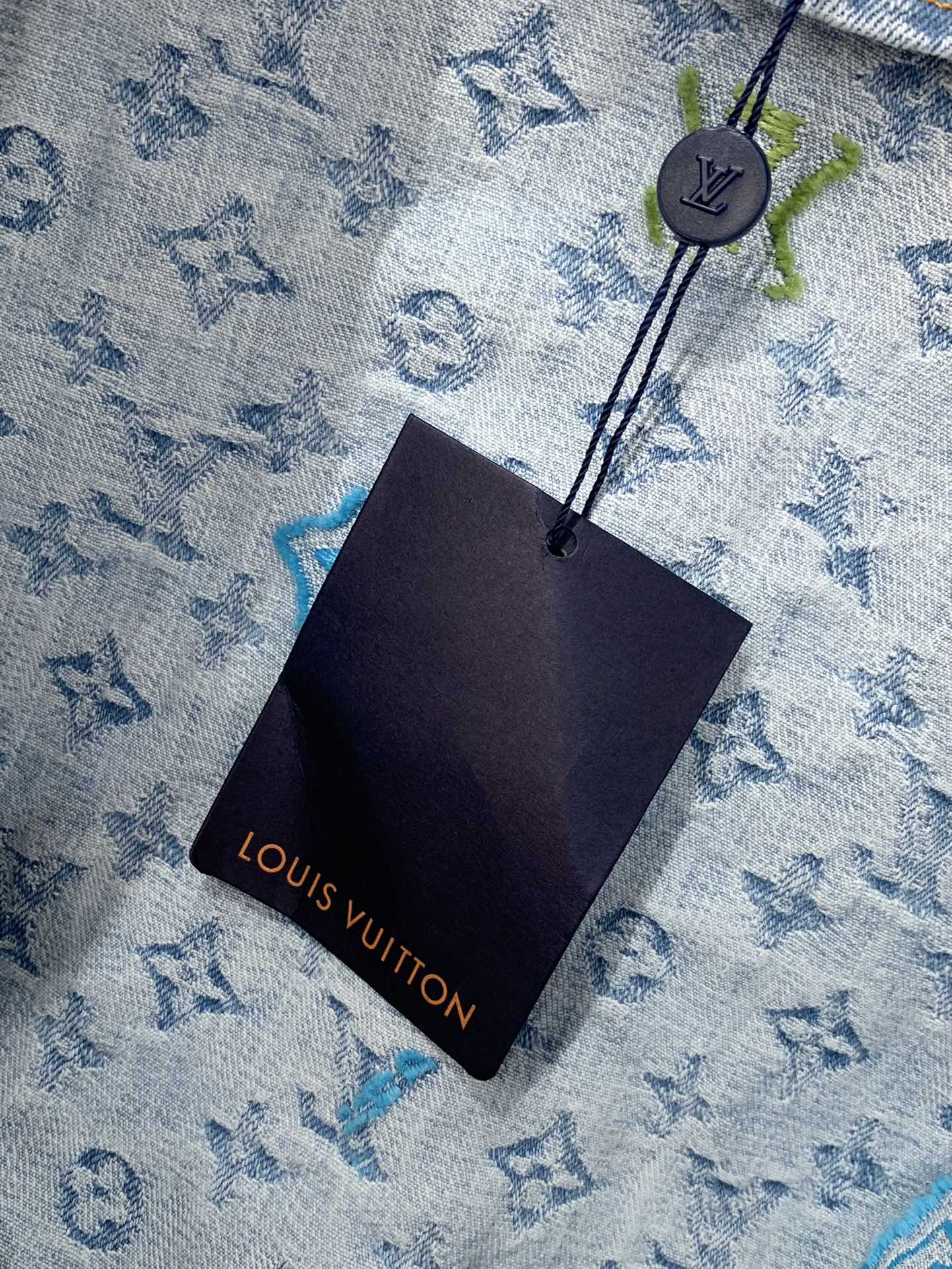 ，LouisVuitton 路易威登，2025秋季最新款，专柜同步有售，原单狠货，时尚休闲连帽牛仔外套，