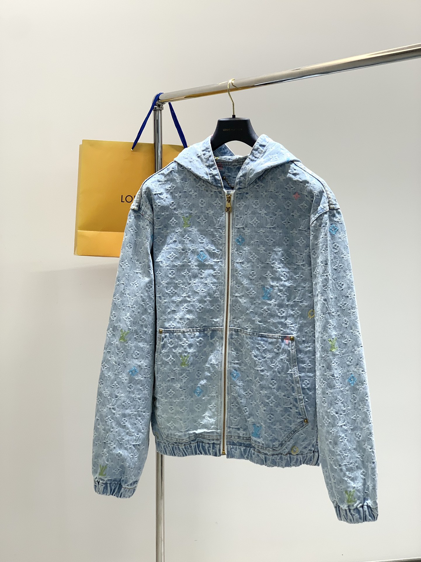 ，LouisVuitton 路易威登，2025秋季最新款，专柜同步有售，原单狠货，时尚休闲连帽牛仔外套，