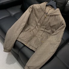 ,LouisVuitton 路易威登,2025秋冬最新款,专柜同步有售,原单狠货,时尚休闲➕薄棉连帽外套 ,LouisVuitton 路易威登,2025秋冬最新款,专柜同步有售,原单狠货,时尚休闲➕薄棉连帽外套