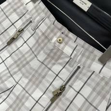 ,Burberry 巴宝莉,2025秋季最新品,专柜同步有售,原单狠货,时尚休闲裤,进口原版面料,上身舒 ,Burberry 巴宝莉,2025秋季最新品,专柜同步有售,原单狠货,时尚休闲裤,进口原版面料,上身舒