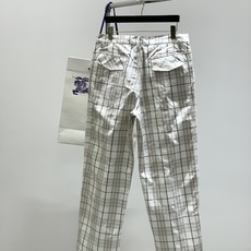 ,Burberry 巴宝莉,2025秋季最新品,专柜同步有售,原单狠货,时尚休闲裤,进口原版面料,上身舒 ,Burberry 巴宝莉,2025秋季最新品,专柜同步有售,原单狠货,时尚休闲裤,进口原版面料,上身舒