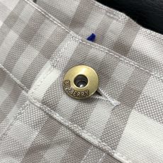 ,Burberry 巴宝莉,2025秋季最新品,专柜同步有售,原单狠货,时尚休闲裤,进口原版面料,上身舒 ,Burberry 巴宝莉,2025秋季最新品,专柜同步有售,原单狠货,时尚休闲裤,进口原版面料,上身舒