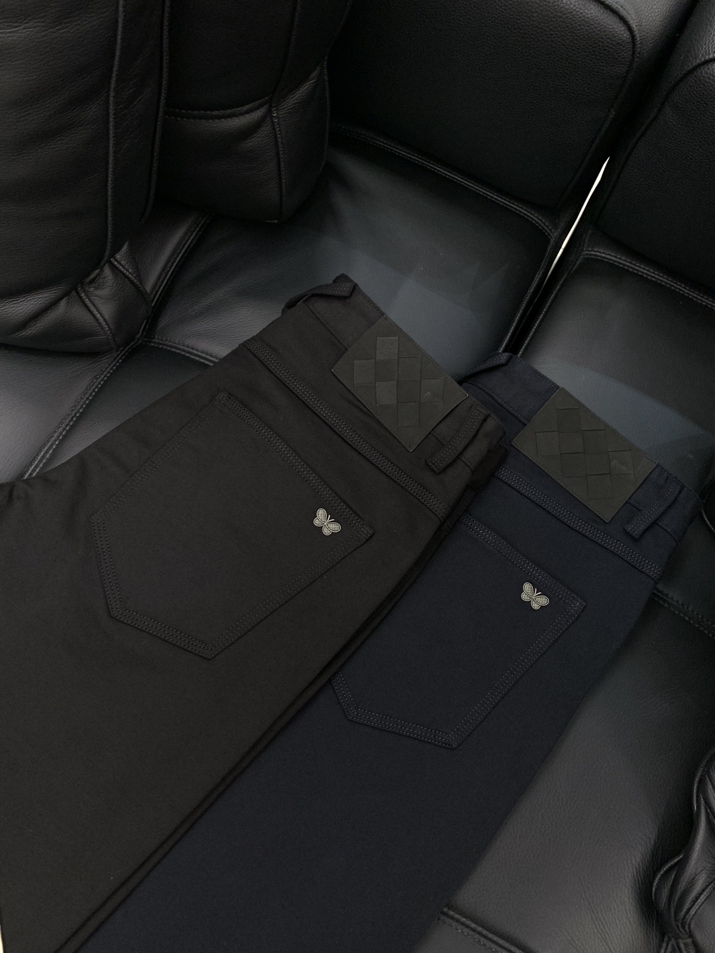 ，Bottega Veneta 葆蝶家，2025秋季新品，时尚休闲裤，专柜同步有售，原单狠货，进口原版水