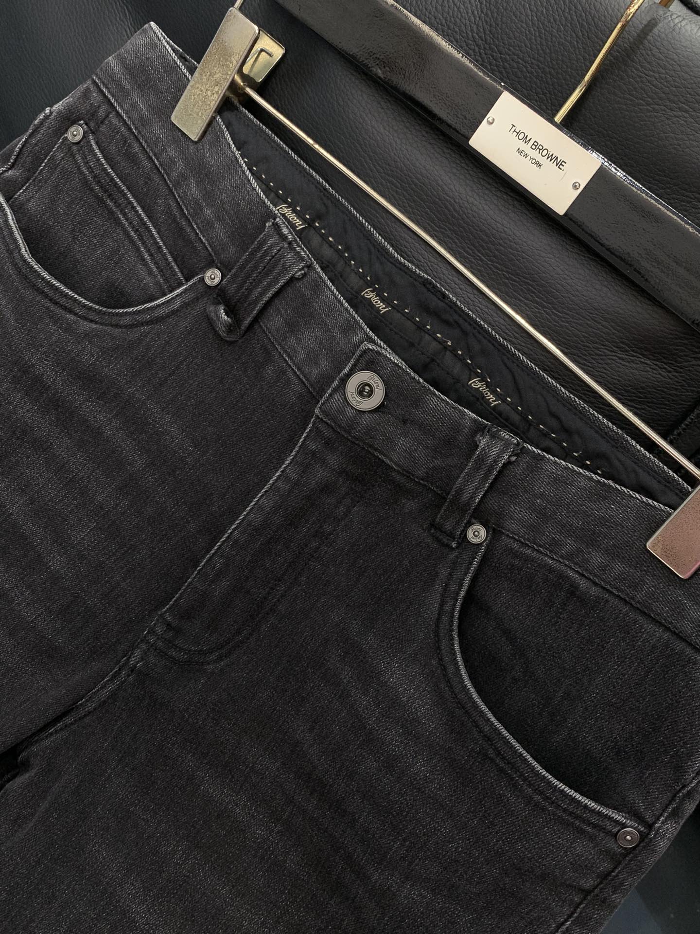，Brioni 布里奥尼，2025秋季最新品，时尚休闲水洗牛仔裤，专柜同步有售，原单狠货，进口原版面料，