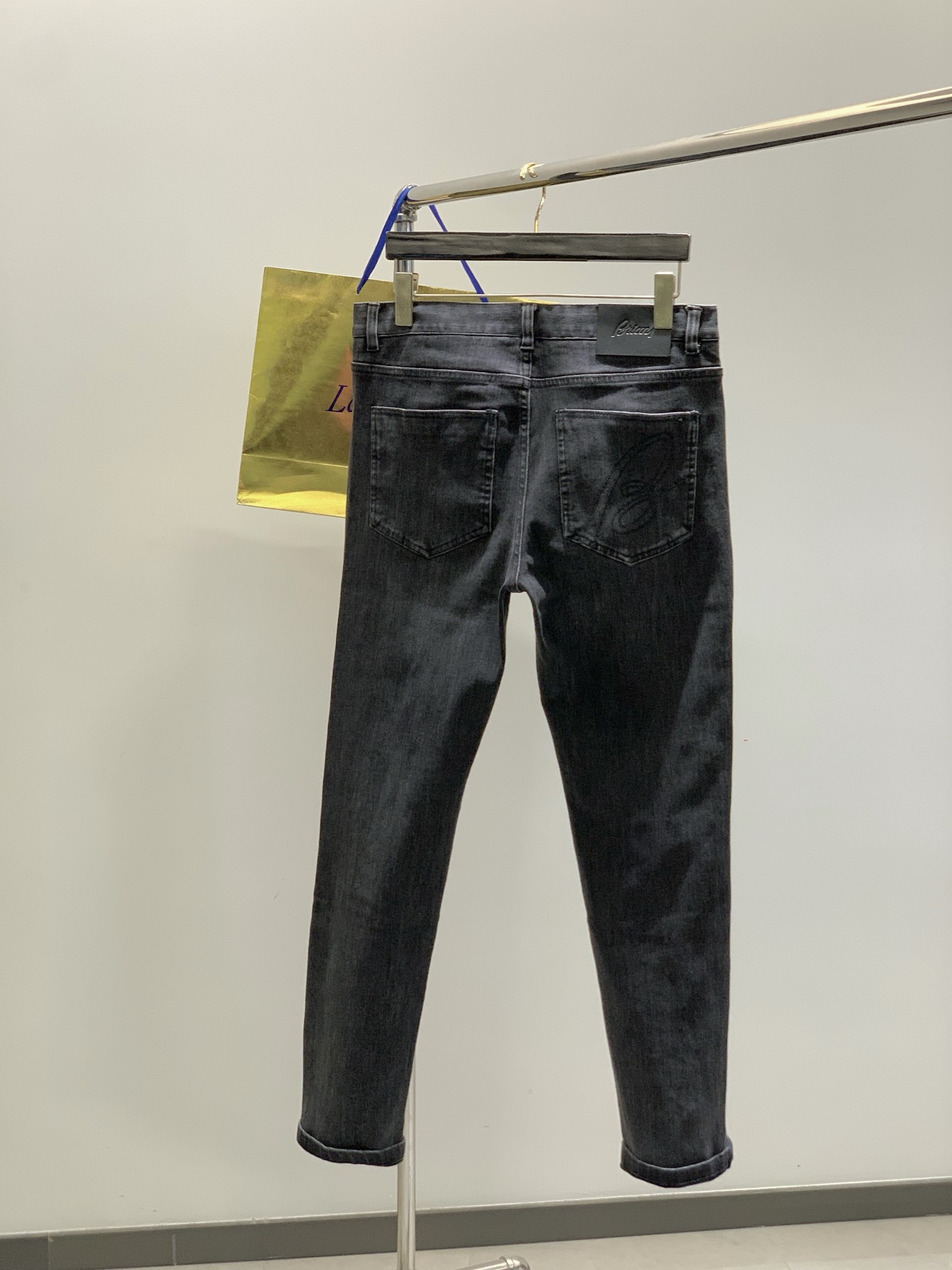 ，Brioni 布里奥尼，2025秋季最新品，时尚休闲水洗牛仔裤，专柜同步有售，原单狠货，进口原版面料，