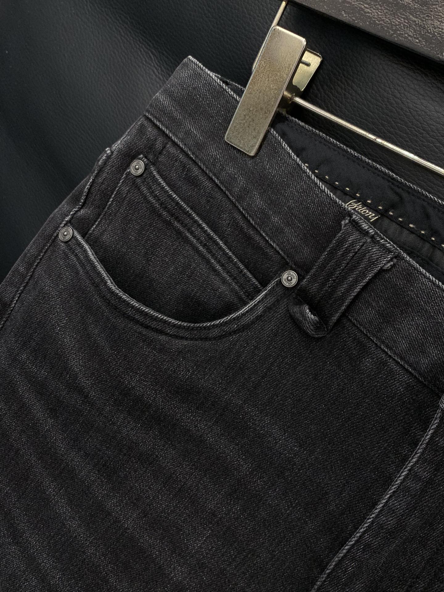 ，Brioni 布里奥尼，2025秋季最新品，时尚休闲水洗牛仔裤，专柜同步有售，原单狠货，进口原版面料，