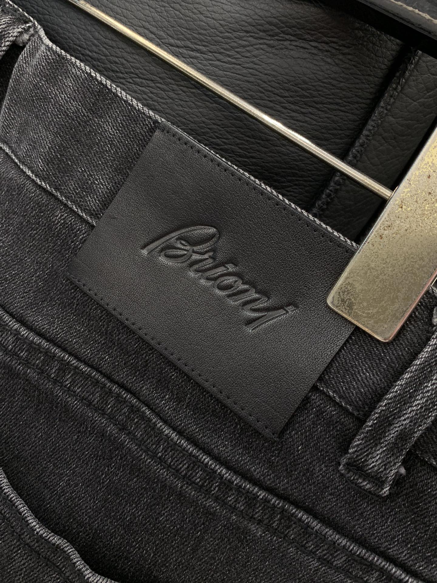 ，Brioni 布里奥尼，2025秋季最新品，时尚休闲水洗牛仔裤，专柜同步有售，原单狠货，进口原版面料，