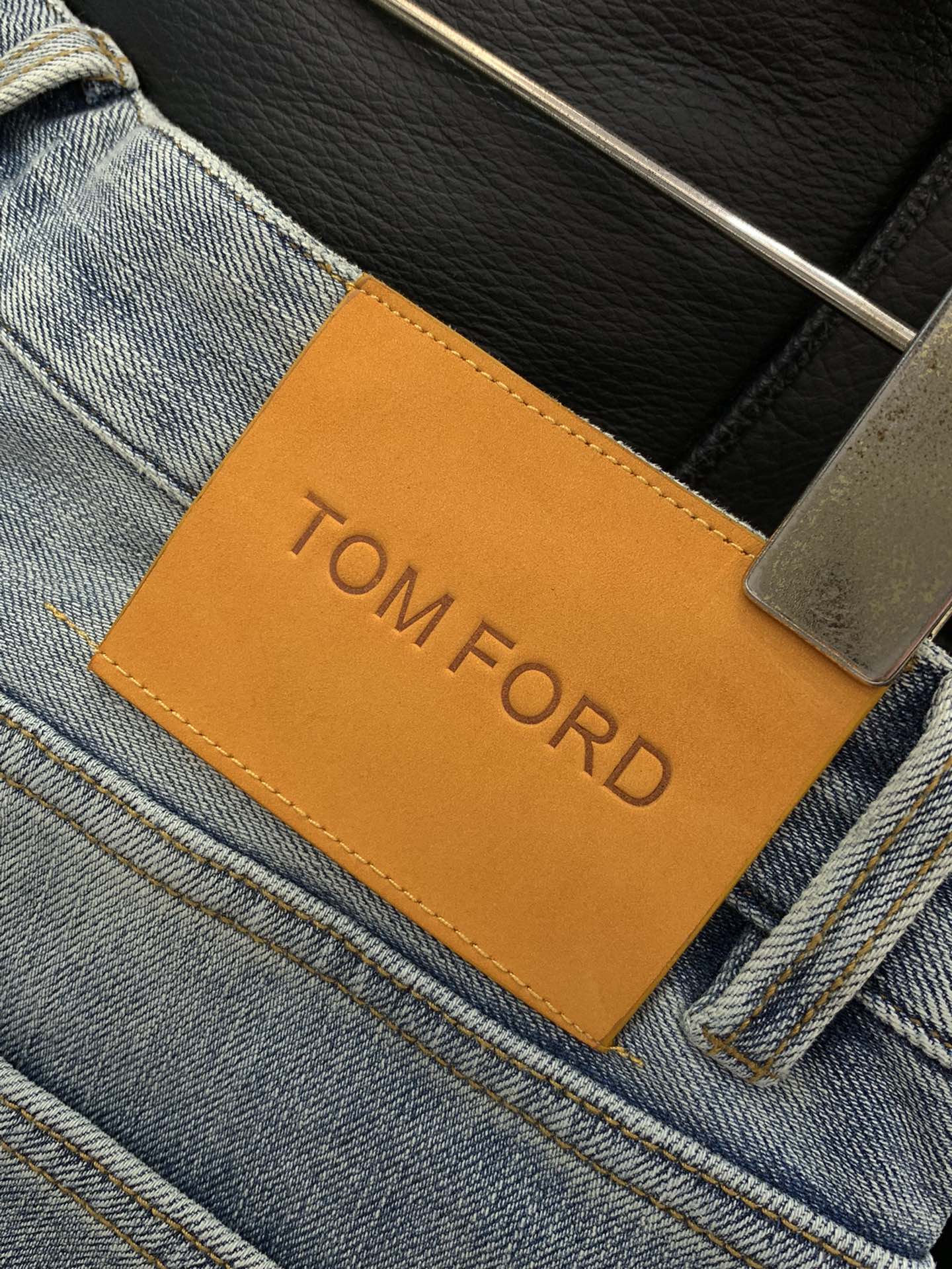 ，Tom Ford 汤姆·福特，2025秋季最新品，时尚休闲水洗牛仔裤，专柜同步有售，原单狠货，采用进口