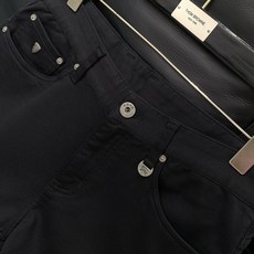 颜色:黑,黑蓝,Burberry 巴宝莉,2025秋季最新品,专柜同步有售,原单狠货,时尚休闲裤,进口原 颜色:黑,黑蓝,Burberry 巴宝莉,2025秋季最新品,专柜同步有售,原单狠货,时尚休闲裤,进口原