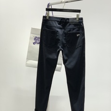颜色:黑,黑蓝,Burberry 巴宝莉,2025秋季最新品,专柜同步有售,原单狠货,时尚休闲裤,进口原 颜色:黑,黑蓝,Burberry 巴宝莉,2025秋季最新品,专柜同步有售,原单狠货,时尚休闲裤,进口原