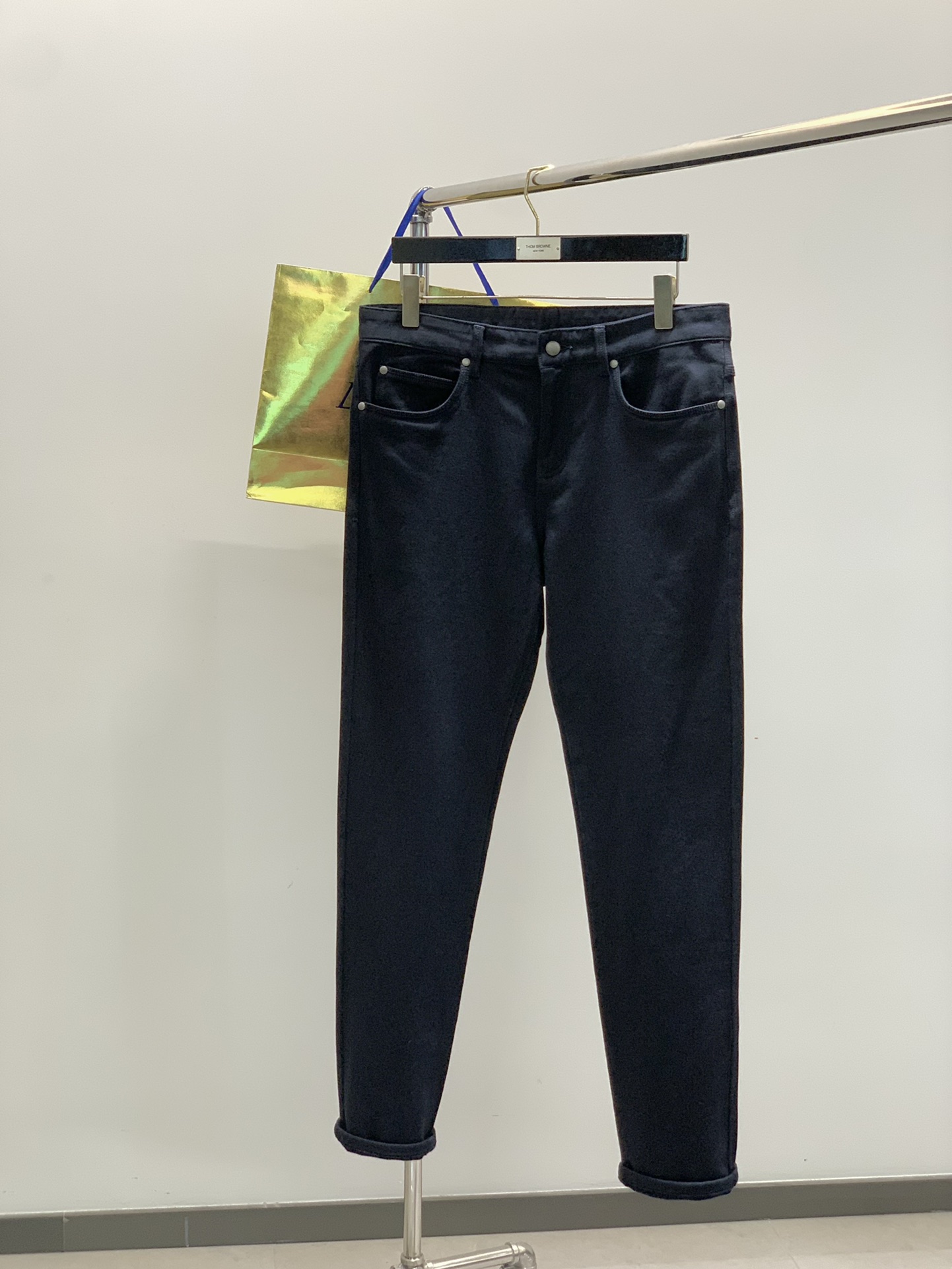 ，Bottega Veneta 葆蝶家，2025秋季新品，时尚休闲裤，专柜同步有售，原单狠货，进口原版水