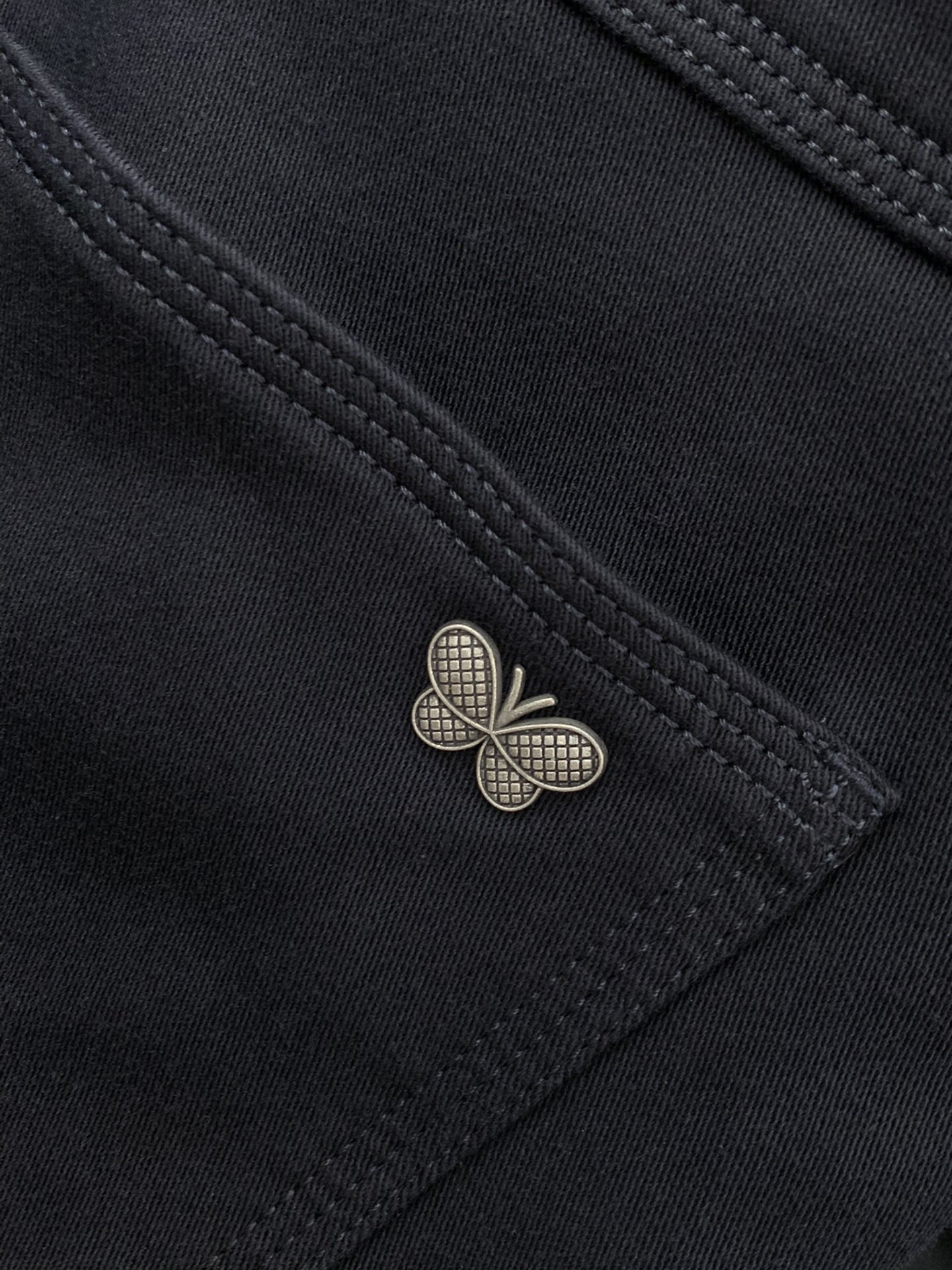 ，Bottega Veneta 葆蝶家，2025秋季新品，时尚休闲裤，专柜同步有售，原单狠货，进口原版水