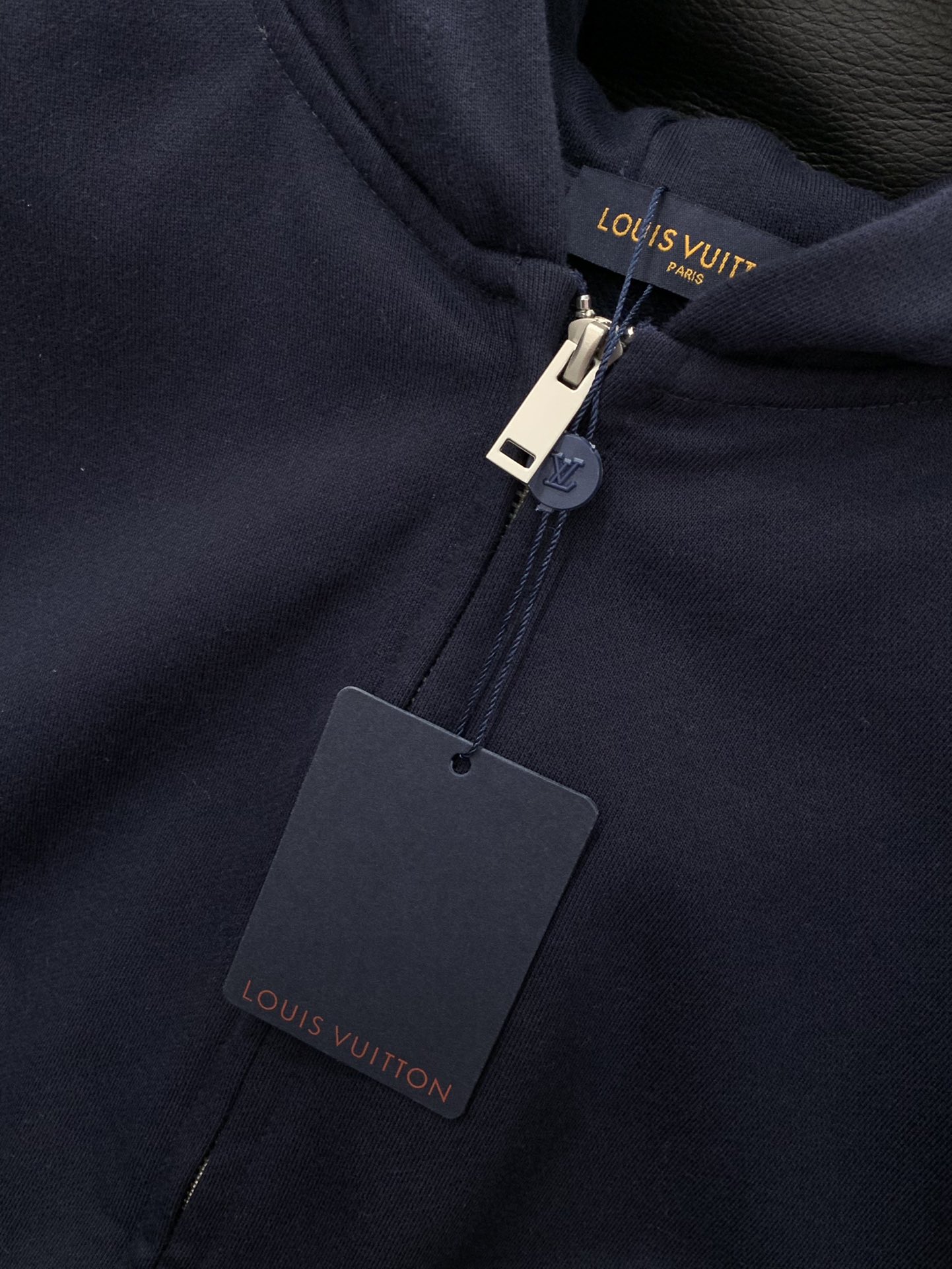 ，LouisVuitton 路易威登，2025秋季最新款，专柜同步有售，原单狠货，时尚休闲连帽外套，上身