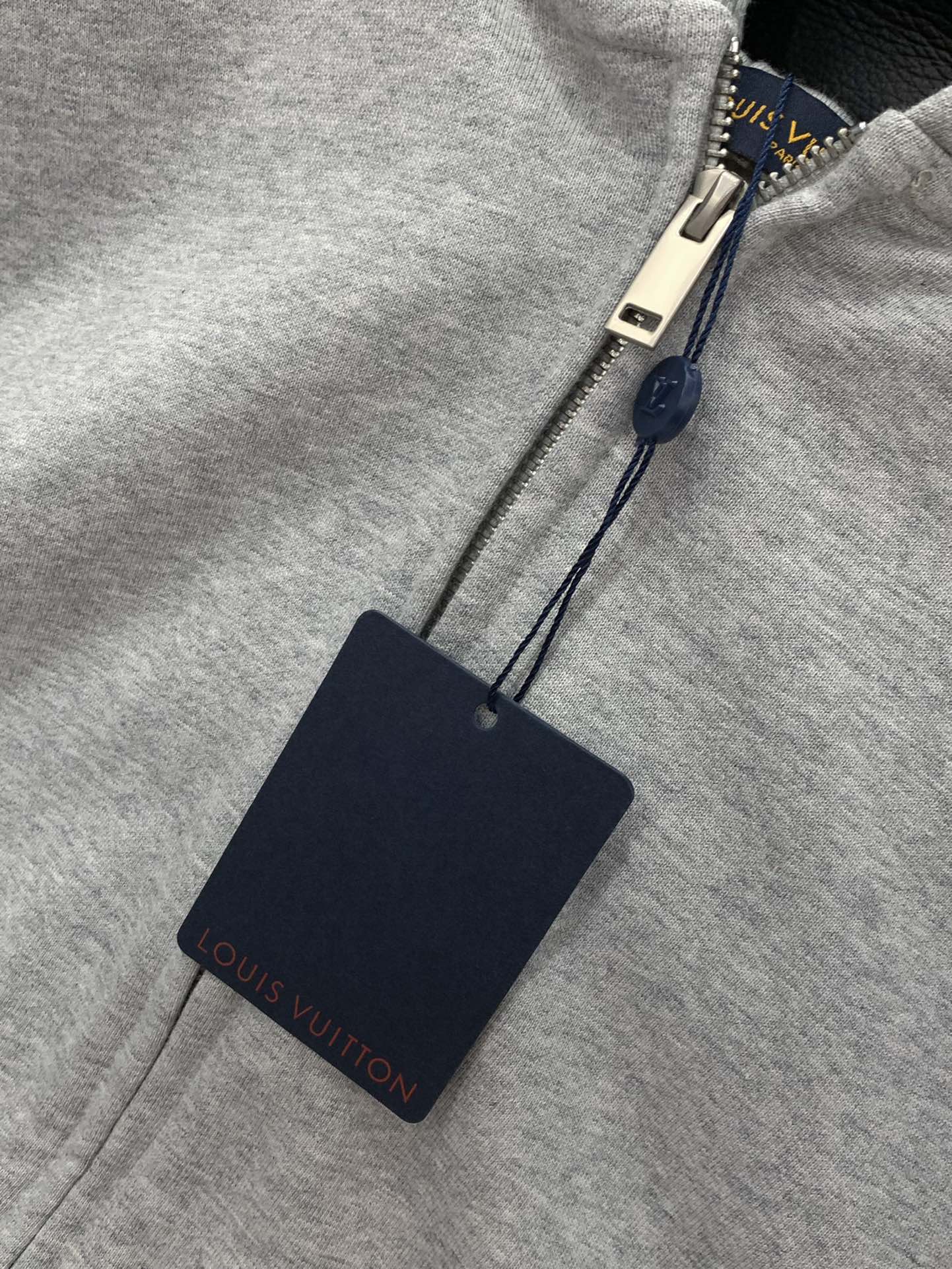 ，LouisVuitton 路易威登，2025秋季最新款，专柜同步有售，原单狠货，时尚休闲连帽外套，上身