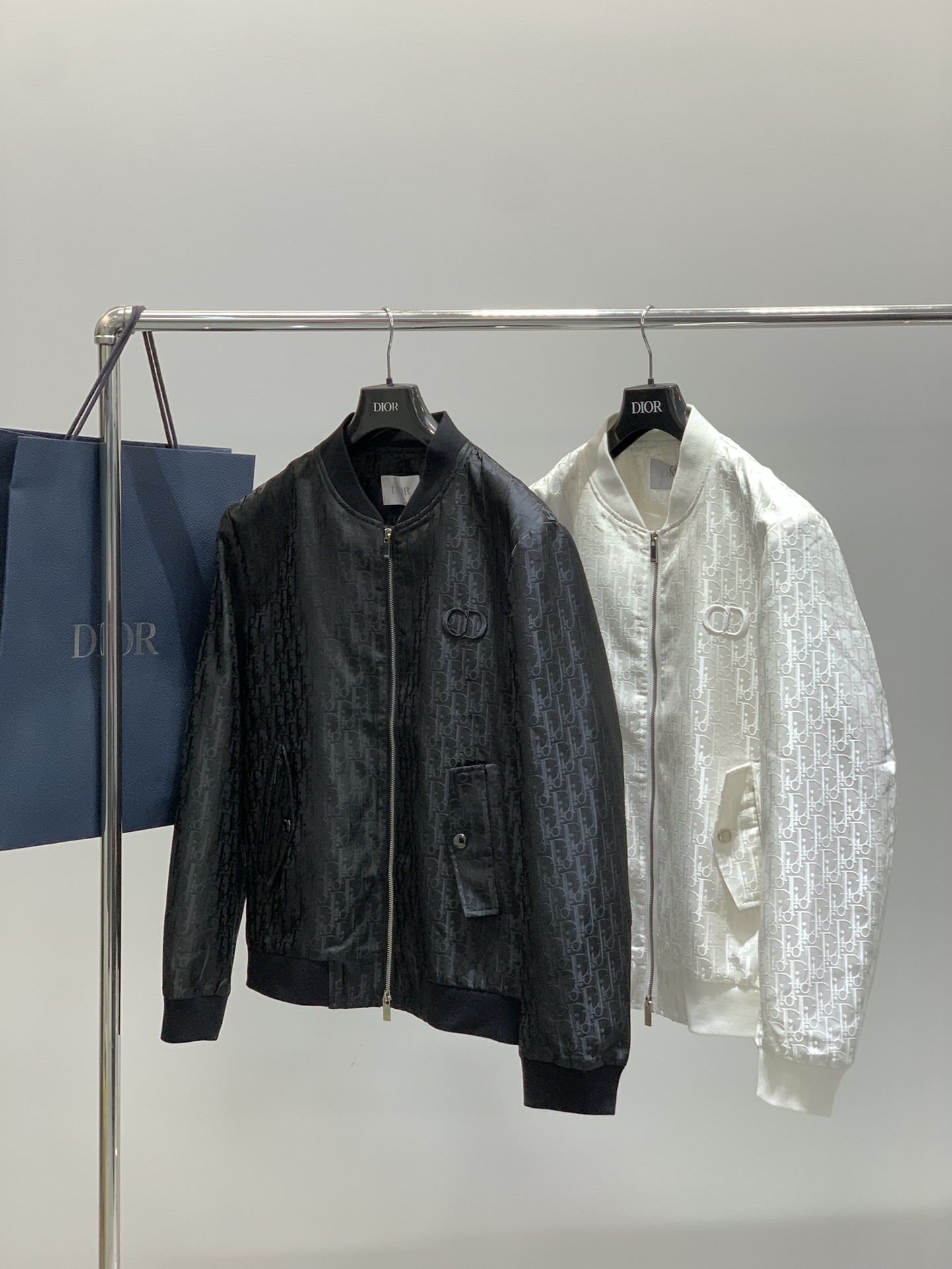 ，Dior 迪奥， 2025秋季新品，专柜同步有售，简约时尚休闲夹克外套，原版进口面料，舒适透气，顶级刺