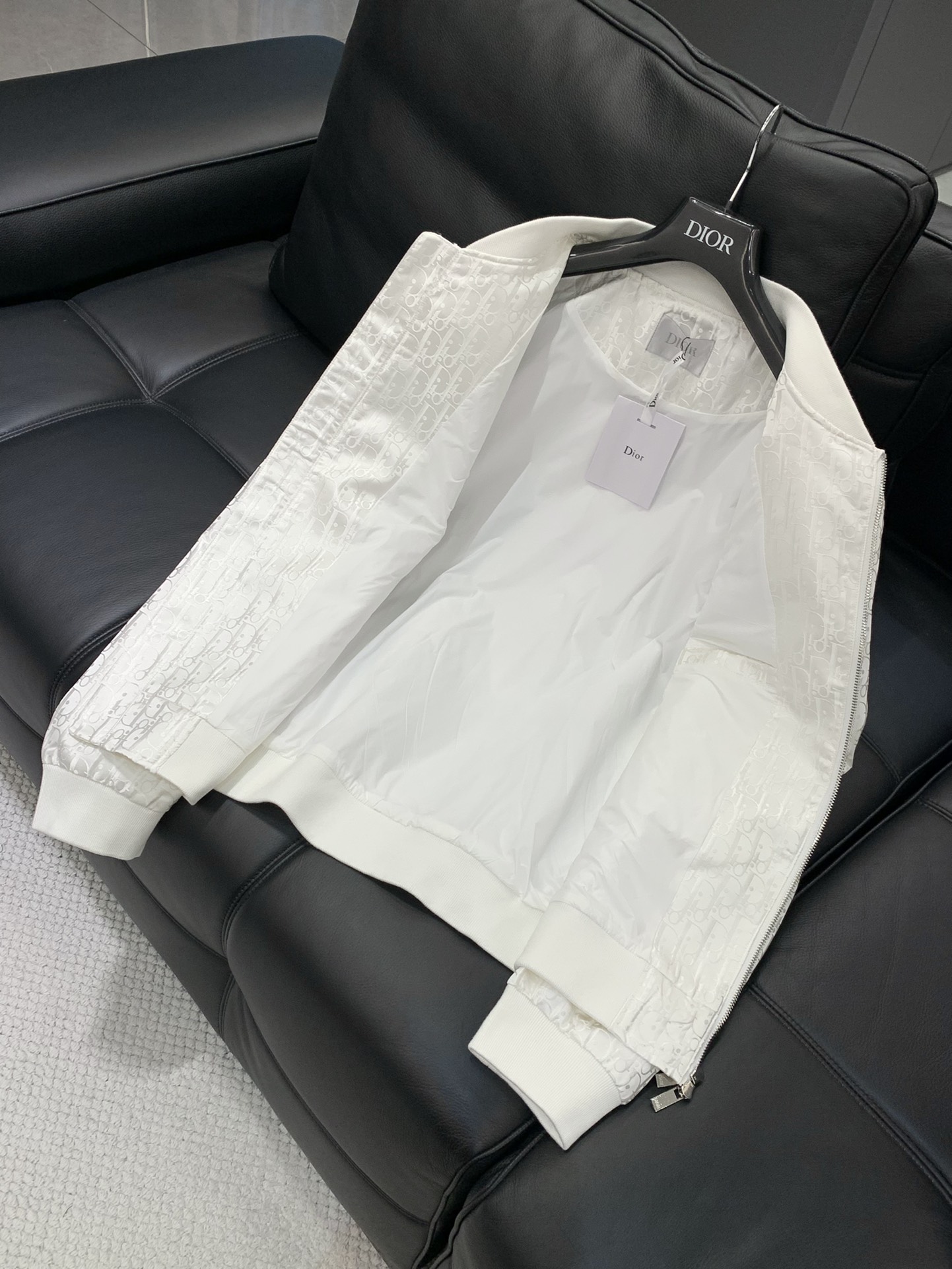 ，Dior 迪奥， 2025秋季新品，专柜同步有售，简约时尚休闲夹克外套，原版进口面料，舒适透气，顶级刺