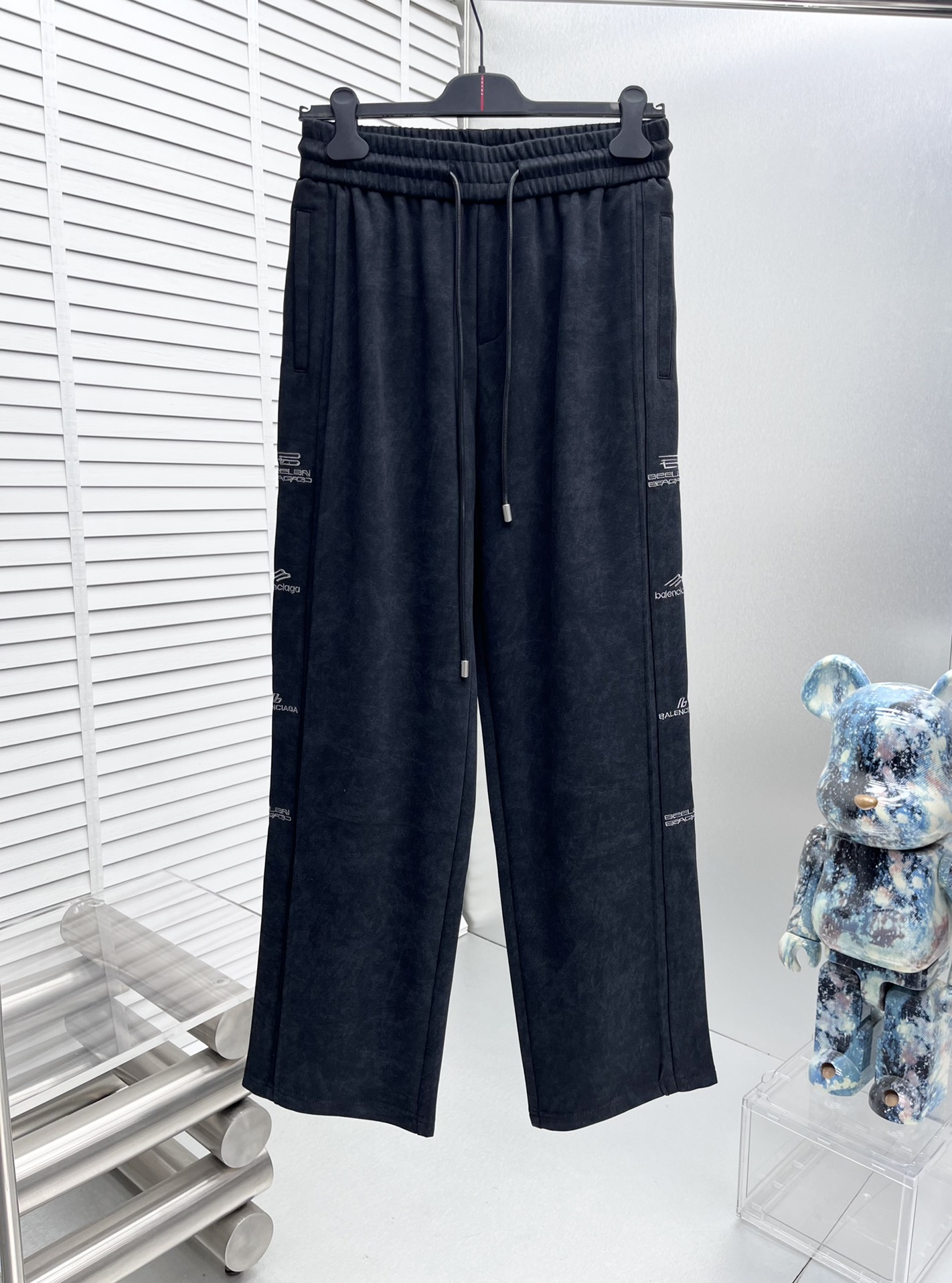 _drw9s8JK6pDAALzD7yF1Ufzby2BkZFEubOxaZ9Q