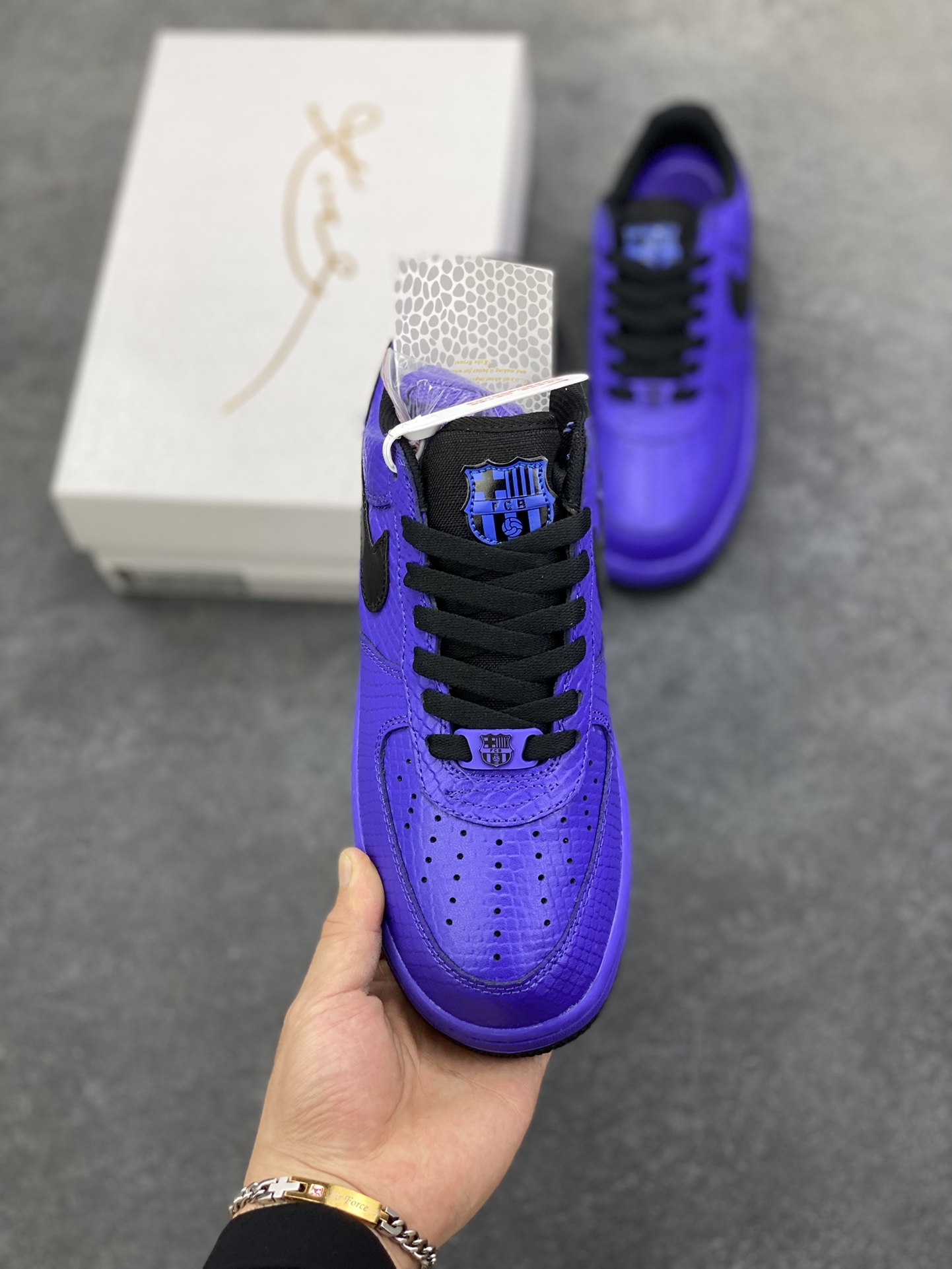 图片[2]-Nike Air Force 1 Low 科比 空军一号低帮运动休闲板鞋 原楦头原纸板 打造纯正空军版型 专注外贸渠道 全掌内置蜂窝气垫 原盒配件 原厂中底钢印、拉帮完美 货号：II7062-500 尺码：36 36.5 37.5 38 38.5 39 40 40.5 41 42 42.5 43 44 44.5 45-选品中心