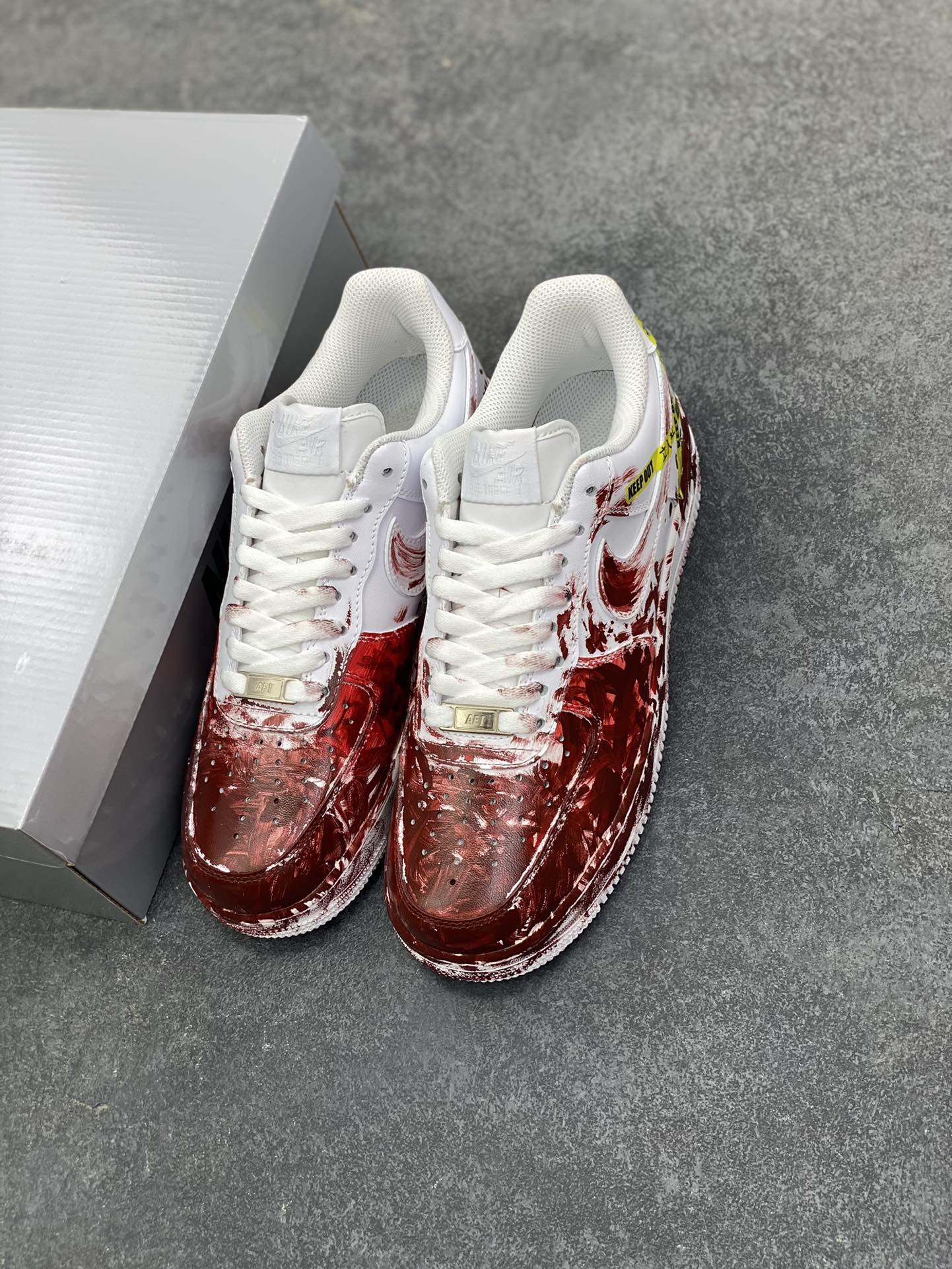 图片[8]-【定制球鞋】纯手工绘画Nike Air Force 1 空军一号 手绘 潮流前线 施工现场 警戒线 油漆鞋 涂鸦 小众百搭 复古时尚耐磨 低帮 板鞋 男女同款 白黑色折边针车 工艺难度大 原楦头原纸板 原装鞋盒 定制五金配件 内置全掌气垫 原厂鞋底 货号：CW2288-111 尺码：36 36.5 37.5 38 38.5 39 40 40.5 41 42 42.5 43 44 44.5 45-选品中心