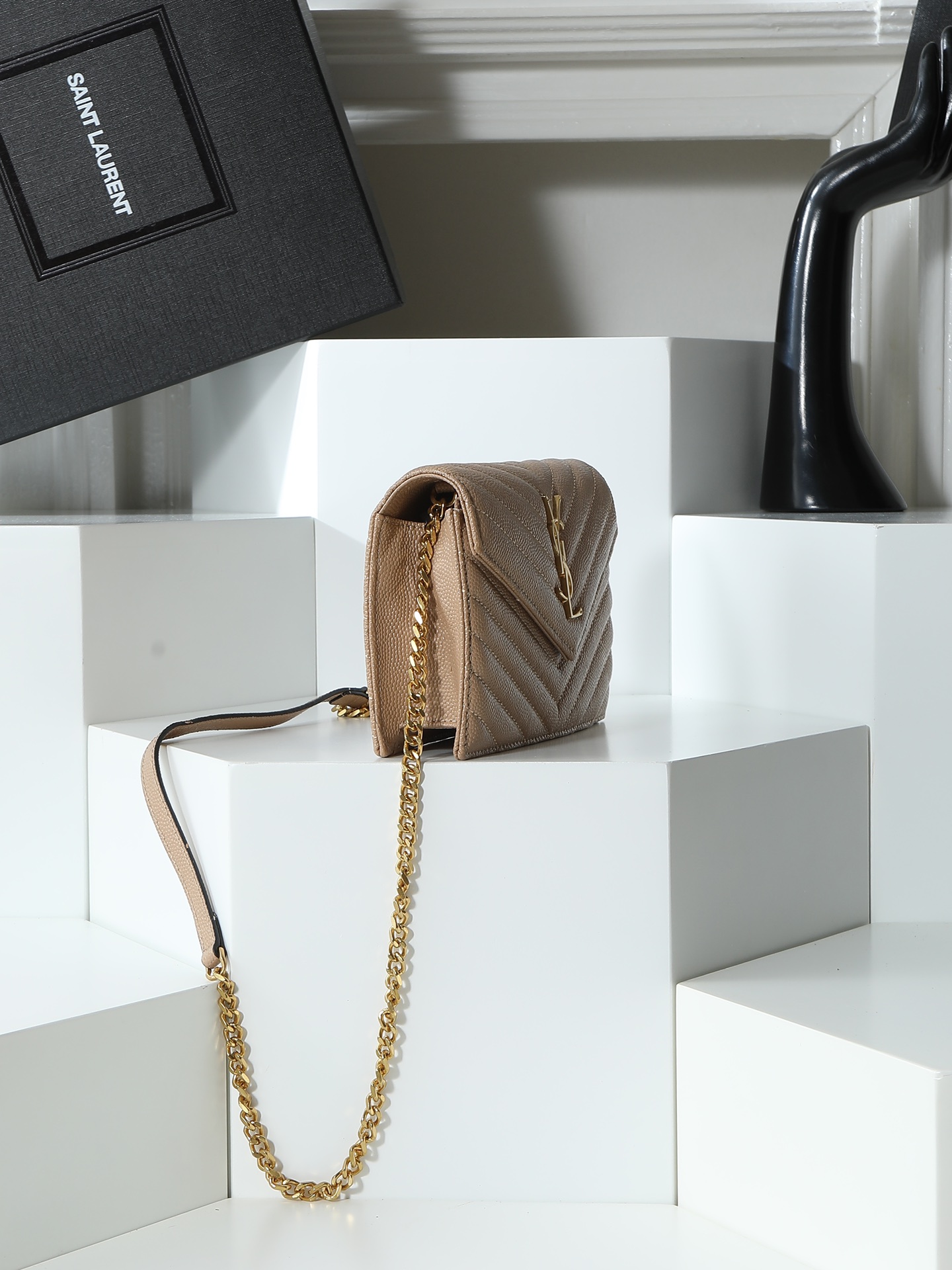 Saint Laurent Beige 20×17×6cm crossbody 20x17 everyday