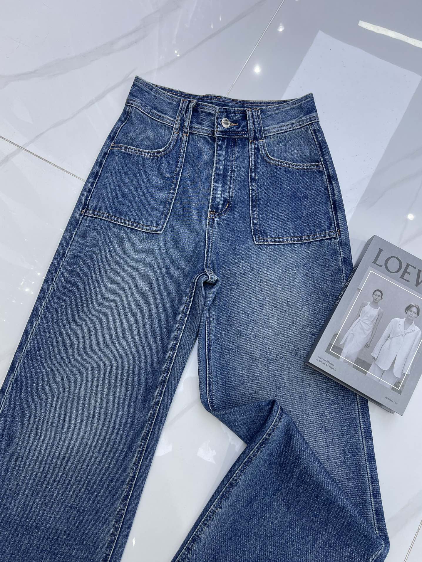 Alexander Wang Vintage Wash Denim Straight Leg Jeans - High-Waisted, Relaxed Fit 7 i1757044280 2719 2