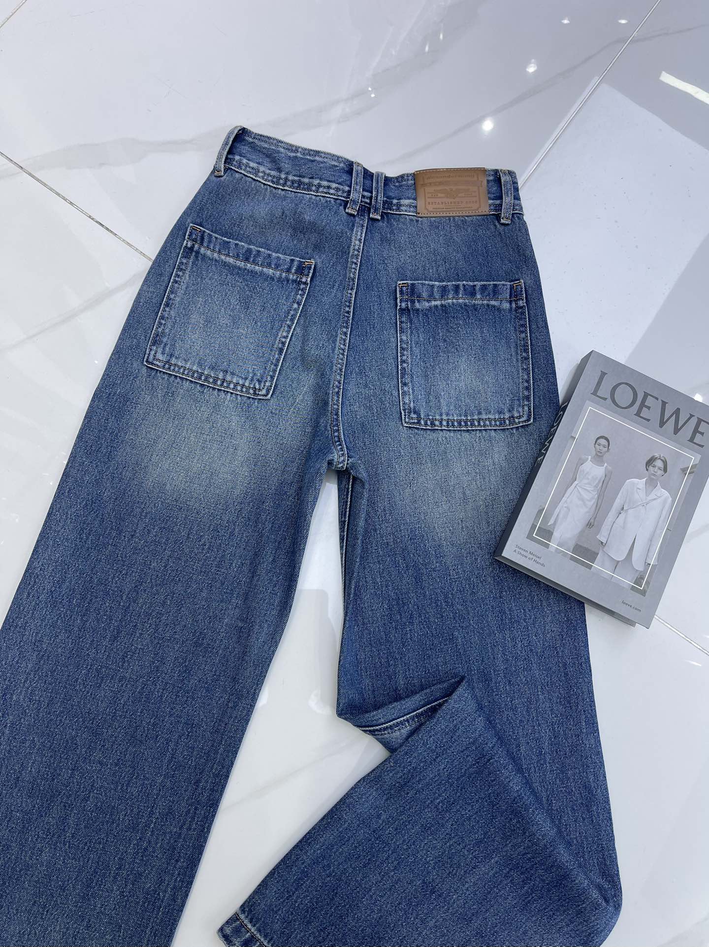 Alexander Wang Vintage Wash Denim Straight Leg Jeans - High-Waisted, Relaxed Fit 8 i1757044280 9168 8