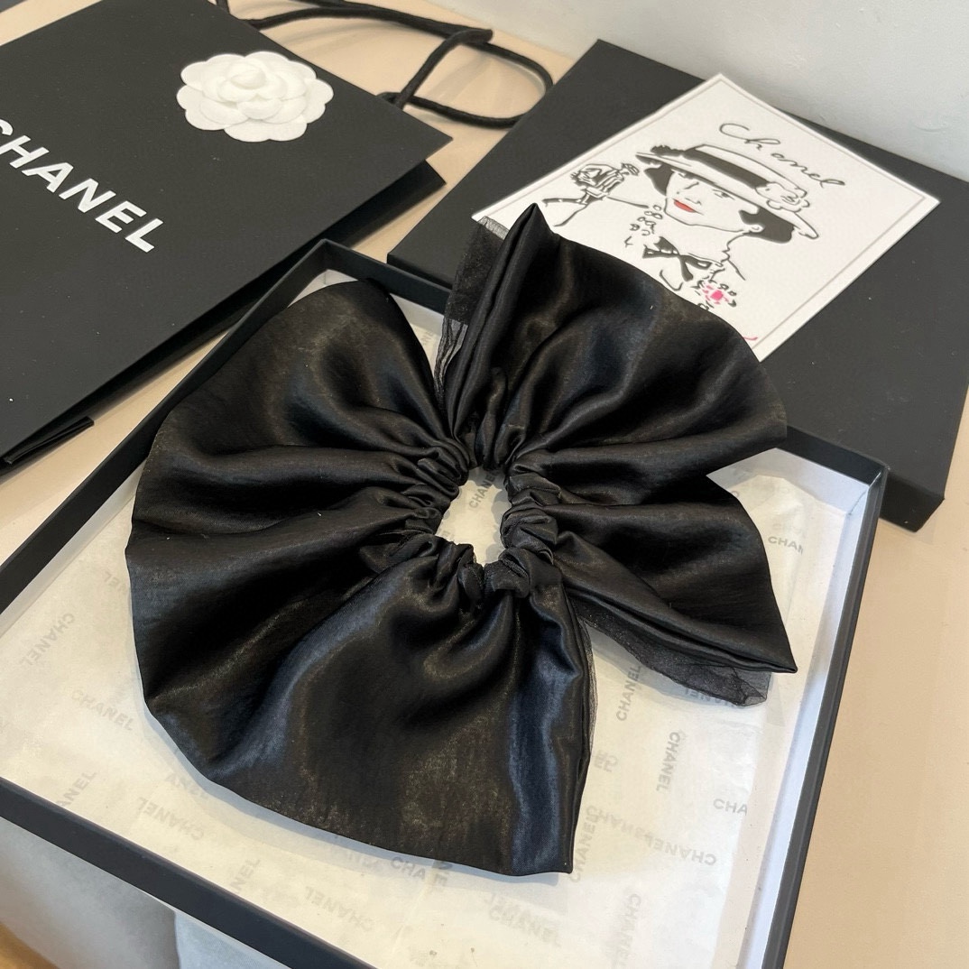 🆕

Chanel香奈儿高级发圈，带手工钉珠